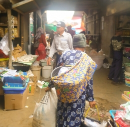 Pasar Slogohimo Sepi Tadi Pagi.| Dok.Pri