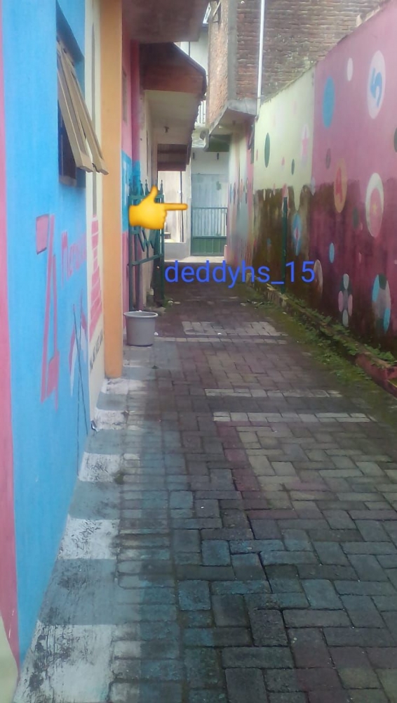Jalan ke toko kelontong langganan. Toko ini sejak WFH mulai hanya buka saat malam, dan selepas tarawih ketika Ramadan. Gambar: Dokpri/DeddyHS_15
