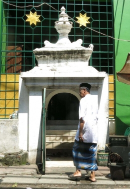Biasanya, ketika hari jumat, gapura tersebut dibuka dan menjadi pintu bagi jamaah untuk masuk ke masjid/Foto: Sidoarjonews.id