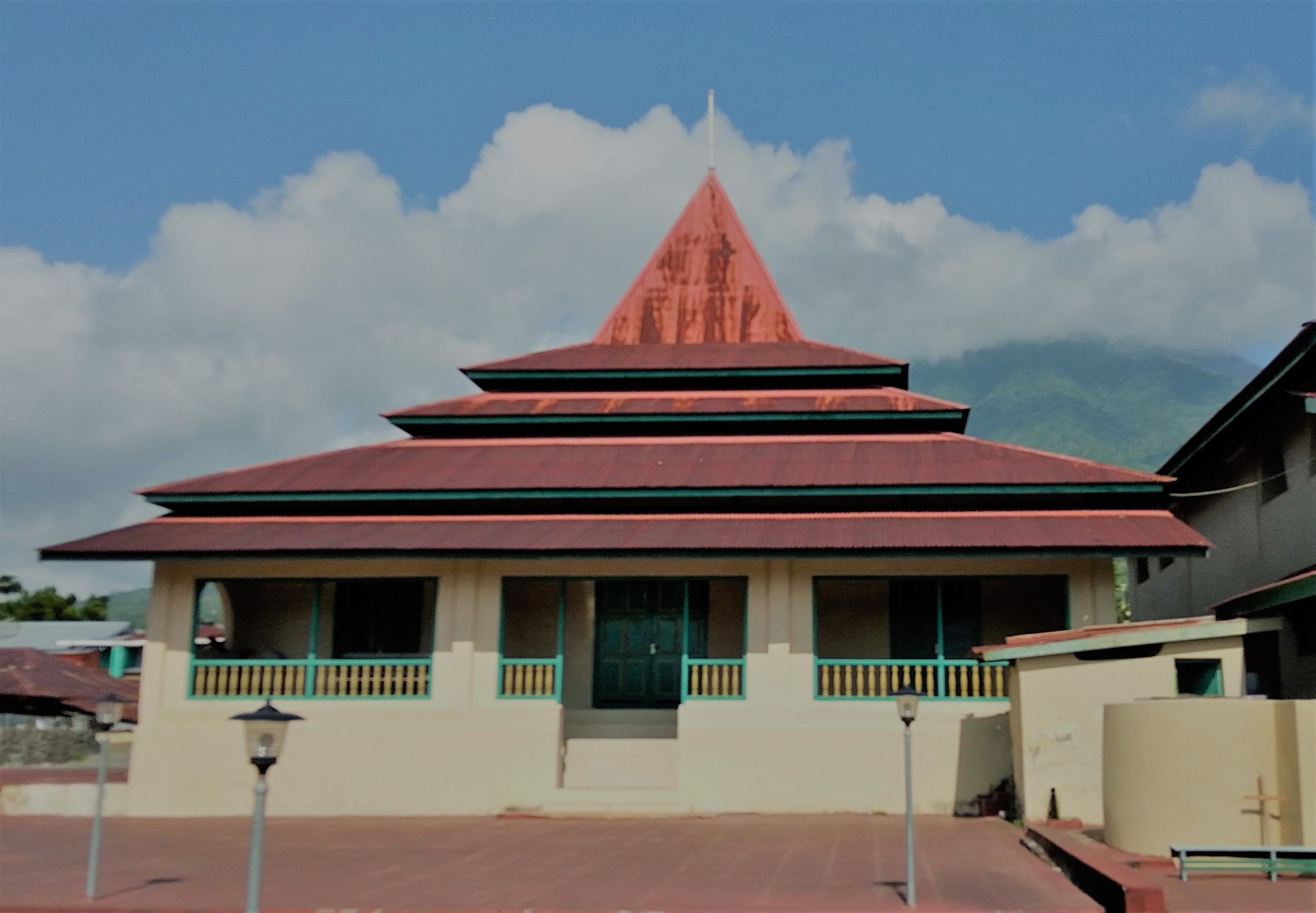 Bangunan Samping Masjid Sultan [dokpri, 2019]
