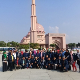 Air Mancur Di Samping Masjid Kuala Berlumur (Dok.Hamidi. Mei 2019)