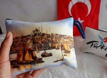 Dompet Kulit dari Turki: Sumber Foto: Muthiah Alhasany