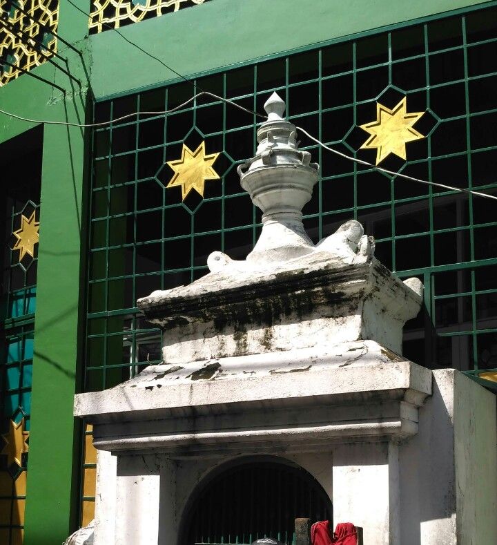 Penampakan gapura di sisi utara masjid yang masih asli/Foto pribadi