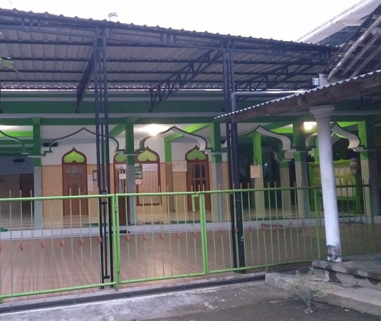 Masjid Darul Huda tampak dari depan/Siti Nazarotin