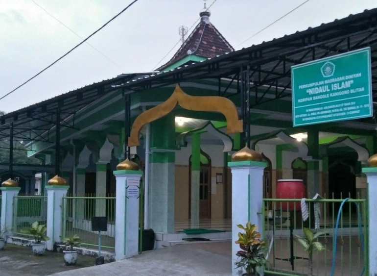 Masjid Darul Huda Koripan Banggle Kanigoro Blitar/Siti Nazarotin