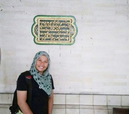 Salah satu aksara Jawa yang melekat di dinding masjid Gedhe Kauman Yogya.dokpri