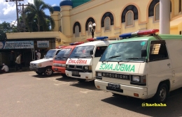 Ambulance/Mobil Jenazah di Masjid Agung Al Karomah | @kaekaha