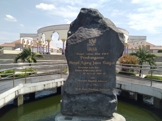 Batu prasasti Yang ditandatangani Presiden SBY pada tahun 2006