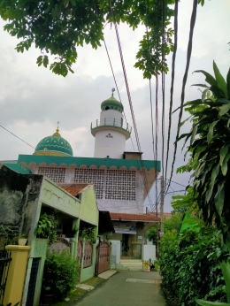 Masjid Jami Baitul Muutaqin Kalisari Pasar Rebo Jakarta Timur