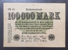 Uang kertas Jerman dengan nominal 100 Ribu Mark. (Foto: BDHS)