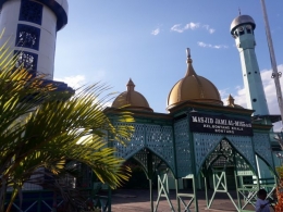 Masjid Jami di perkampungan air (dokpri)