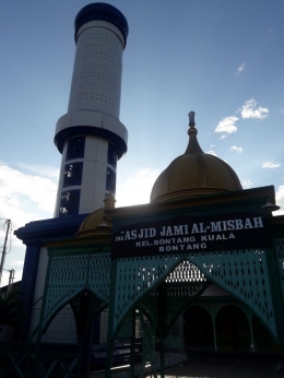 Masjid Jami Al-Misbah merupakan bangunan tua di Bontang Kuala (dokpri)
