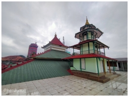 Menara dan atap Masjid Lawang Kidul -dokpri