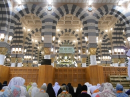 Salat subuh berjamaah. Ada dua kali adzan di Masjid Nabawi sebagaimana dalam sejarah Bilal dan Abdullah pernah ditugaskan Rasullulah untuk mengumandangkan adzan sebelum subuh.| Dok.Pri