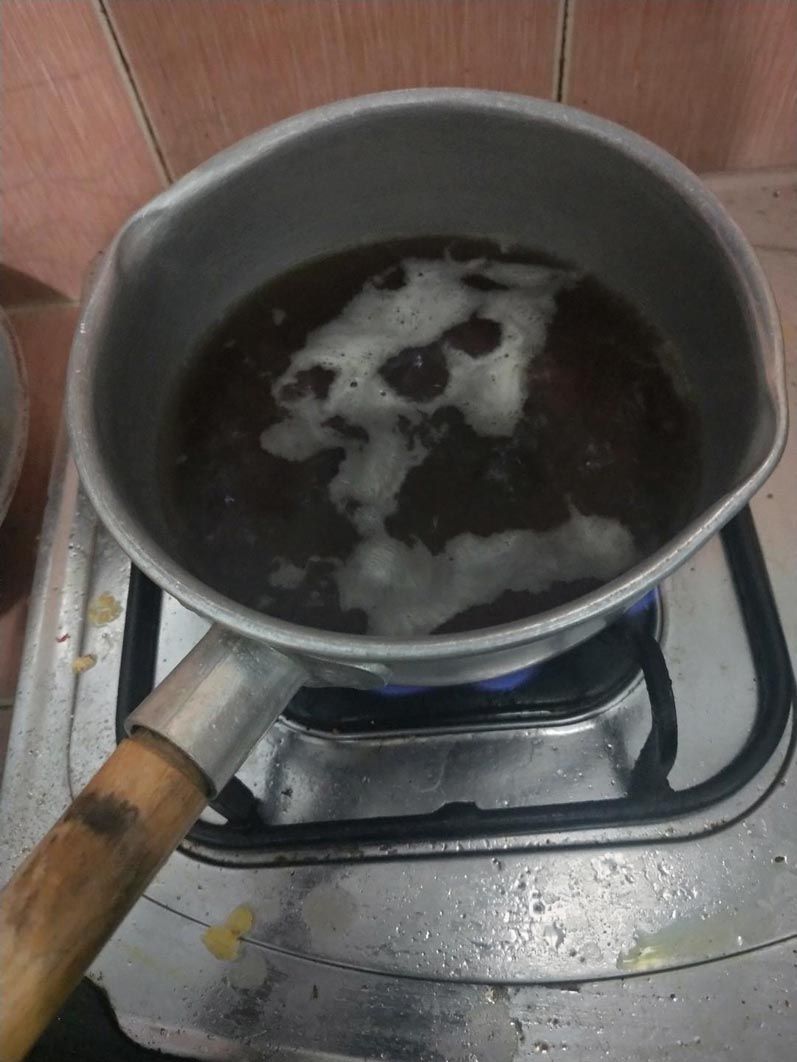 Cairan gula jawa bisa sebagai pengganti sirup. (foto: dok. pribadi)