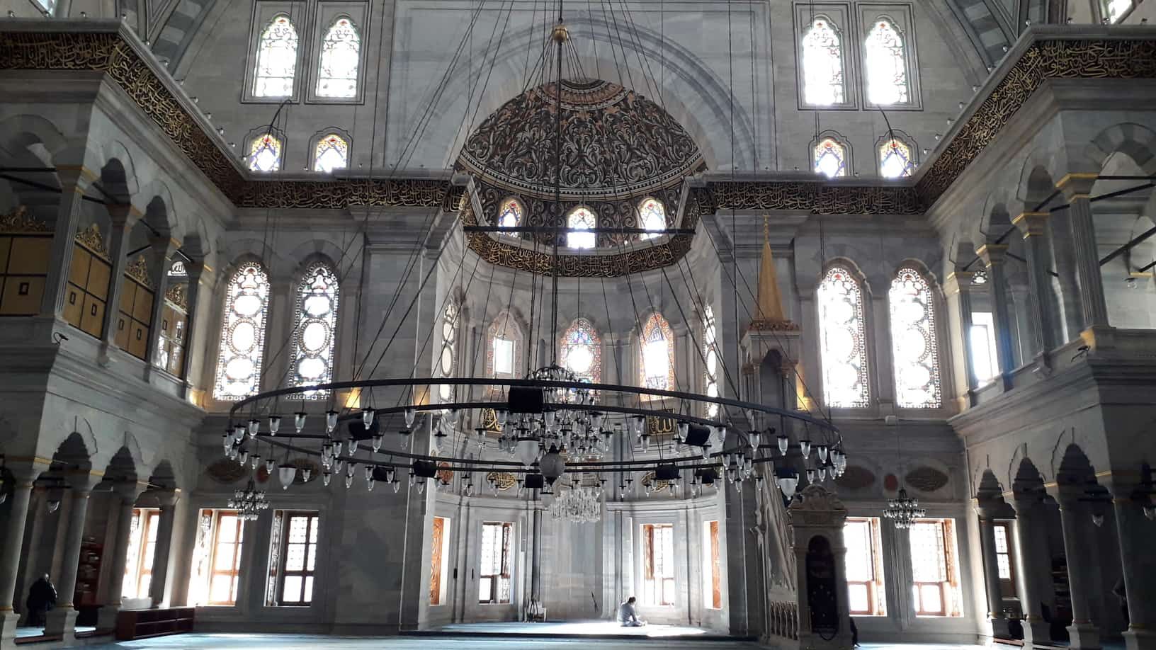 Mihrab Berupa Rongga Yang Merupakan Tempat Untuk Berdoa (Dokumen Pribadi Rasawulan Sari Widuri) 