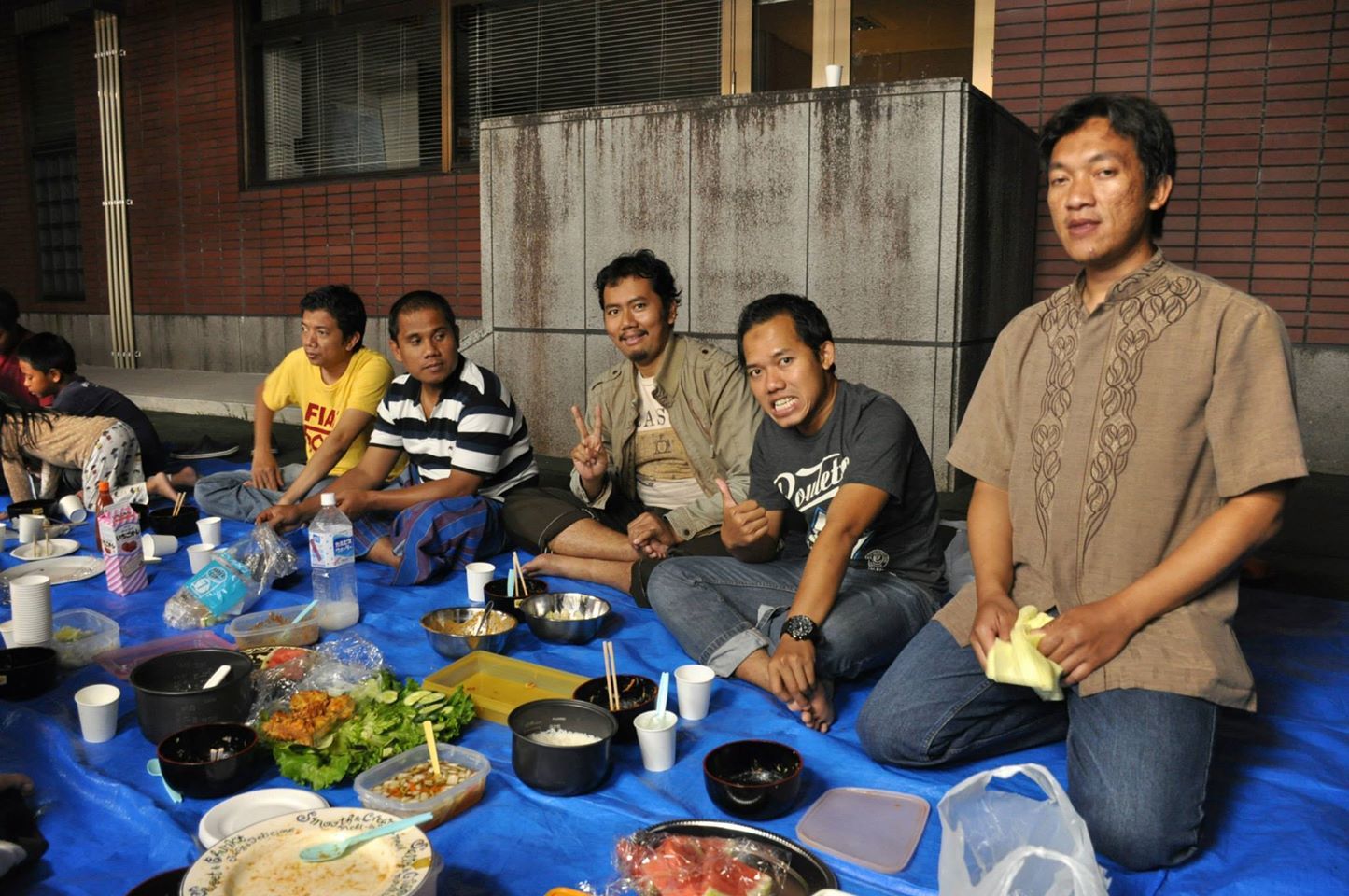 Momen Berbuka Puasa Biasanya Ditandai Dengan Banyaknya Hidangan Makanan (Sumber: Dokpri)