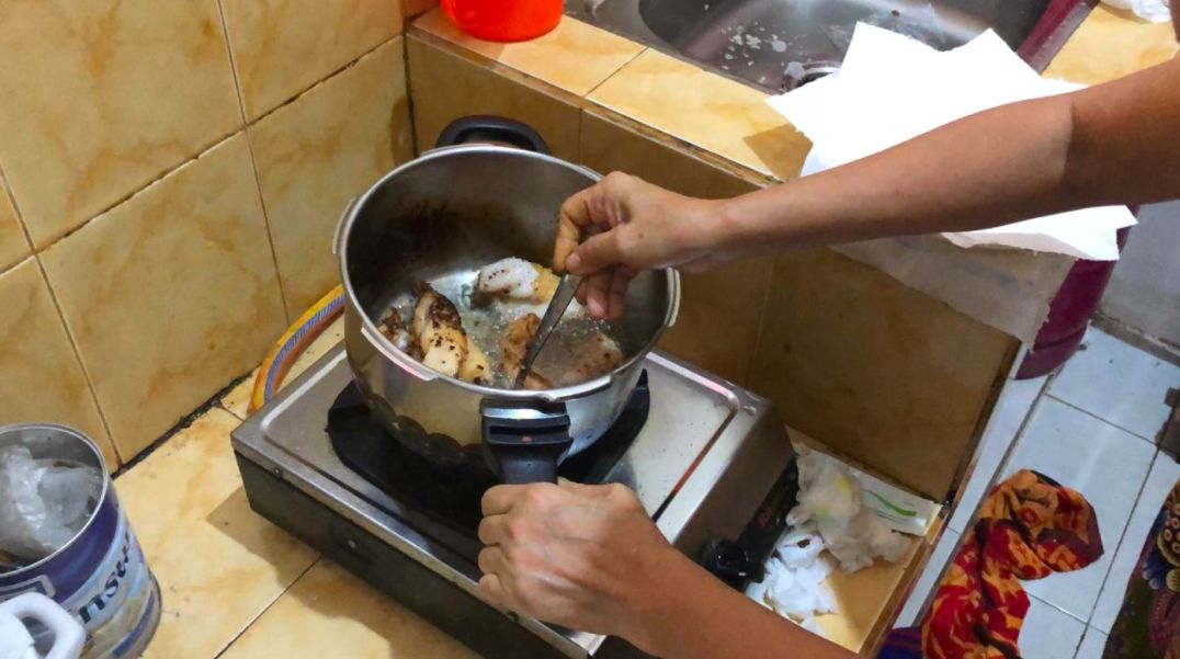 Alat masak sederhana di rumah (sumber : deddyhuang.com)