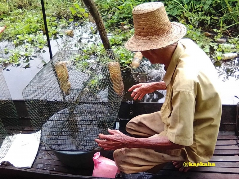 Kai Mamutiki Satu-Persatu Ikan dari Tampiray | @kaekaha