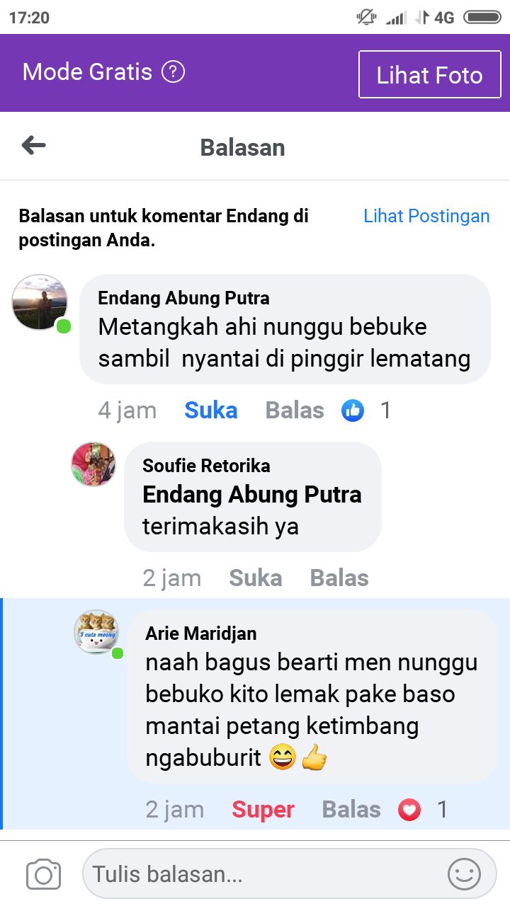 Itu obrolan di wall Facebook saya