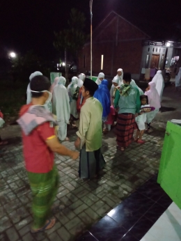Jamaah tarawih Ramadan 2019 padat di Musala Lemahsari Bawen Semarang dok Eko S Nurcahyadi