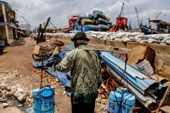 lansia, kelompok yang rentan di tengah pandemi corona (sumber gambar : https://ekonomi.kompas.com/)