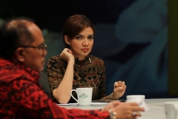 Pembawa acara Najwa Shihab saat membawakan salah satu episode Mata Najwa. Pada Rabu (19/2/2020) (Foto: Dok. Mata Najwa)