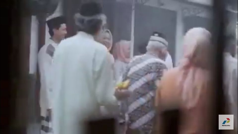 Gambar tangkapan layar video, suasana lebaran