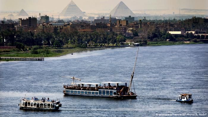 Pemandangan Lalul Lintas Sungai Nil di Mesir