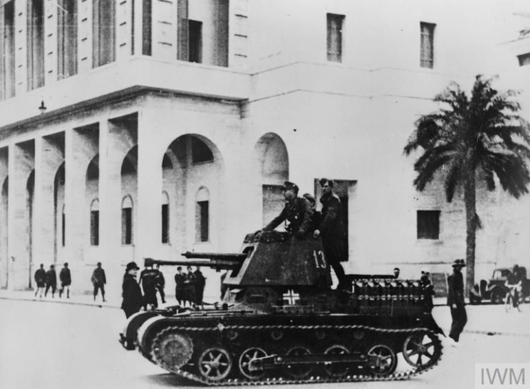 Kendaraan lapis baja Jerman di Tripoli 1941. Sumber gambar: Imperial War Museums/wikimedia.org