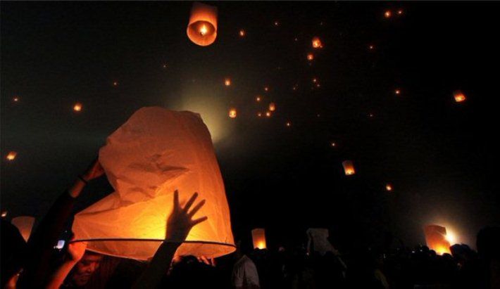 Pesta Lampion Perayaan Waisak Tahun Lalu yang Tahun Ini Kemungkinan Tak Bisa Dilakukan - Sumber Foto: https://www.rancahpost.com/ 