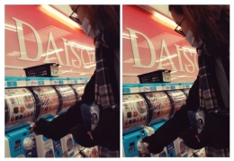 Dokumentasi pribadi | Bahkan, sedang berbelanja di toko Daiso yang berharga 100 Yen disemua jenis barang2nya, pun dia menukan uangnya dengan koin dan membeli berbagai gatcha .....