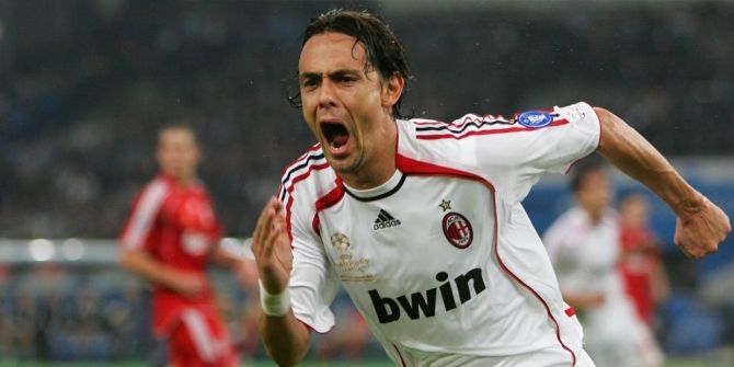 Deskripsi : Super Pippo 'Inzaghi' merupakan striker tajam di jamannya yang tidak terlahir offset I Sumber Foto : merdeka.com