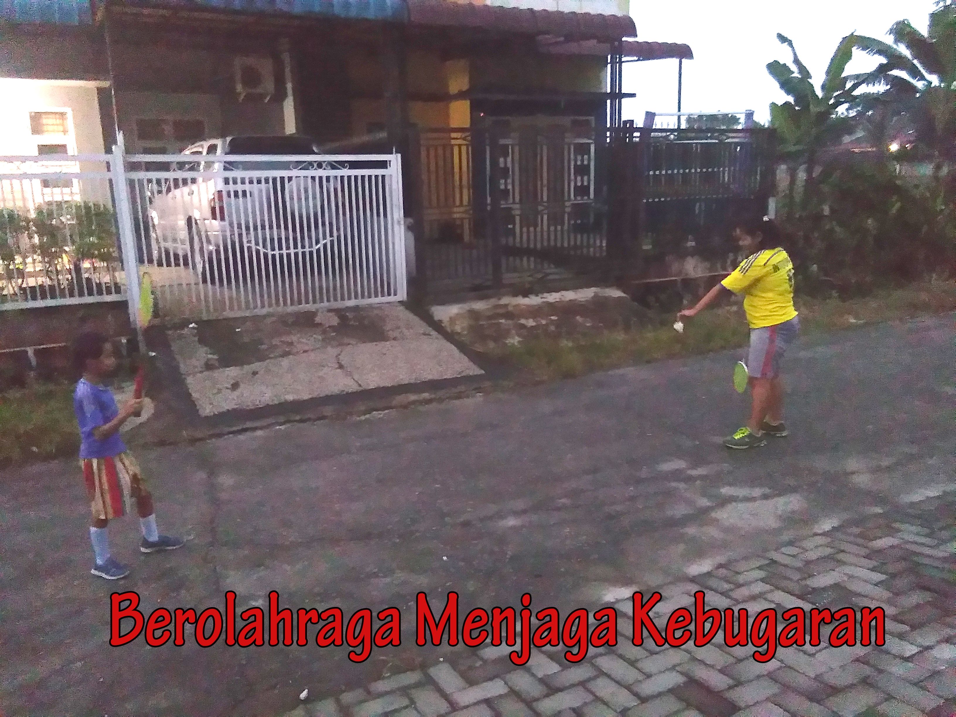 Berolahraga Bulutangkis, Dapat Menjalin Komunikasi dan Menghilangkan Kebosanan Selama di Rumah Saja. dokpri