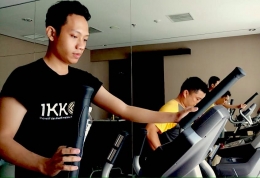 Banyak variasi latihan otot di atas treadmill mulai dari jalan santai sampai berlari