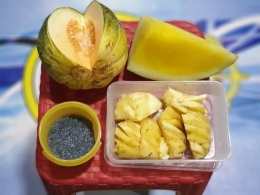 Paket buah Blewah, Semangka, biji Selasih dan Nanas | dokpri
