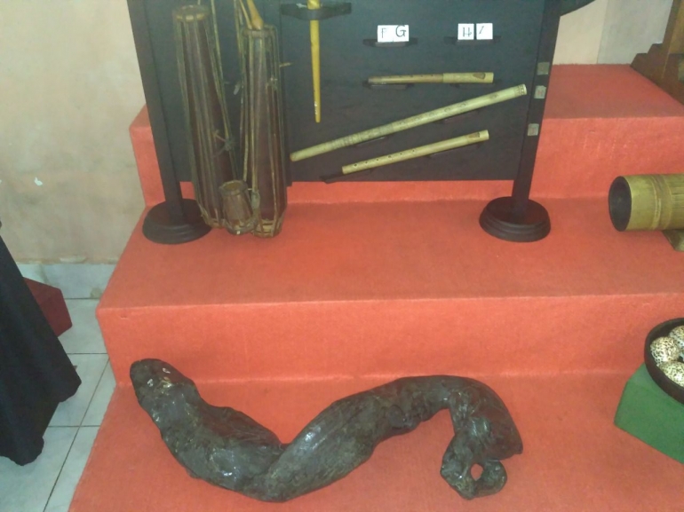 Suling, alat musik tiup, koleksi Museum GBKP di Retreat Center Sukamakmur, Sibolangit, Sumatera Utara, 2018 (Dokpri)