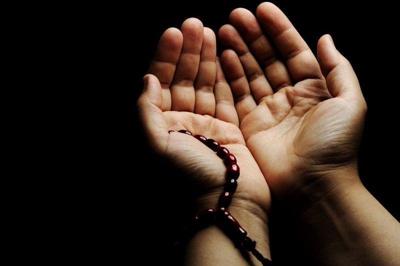 Ramadan, momentum bersyukur meski di tengah situasi sulit akibat pandemi. Dengan bersyukur, kita akan punya harapan. Dan, sebaik-baik harapan adalah berdoa/Foto: https://muslim.okezone.com