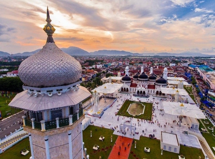 Masjid Raya Baiturrahman Banda Aceh--picuki.com