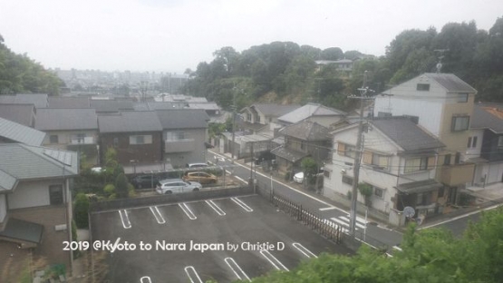 Dokumentasi pribadi | Dari Stasiun Yamatosaidaiji menuju Stasiun Nara, pertama pemandangan dari kaca kereta, memang hanya sebuak kota Kyoto, dengan pinggan perkotaannya.