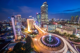 Kota Jakarta saat ini (Sumber: https://www.skyscanner.de/author/skyscannerde/page/13 )