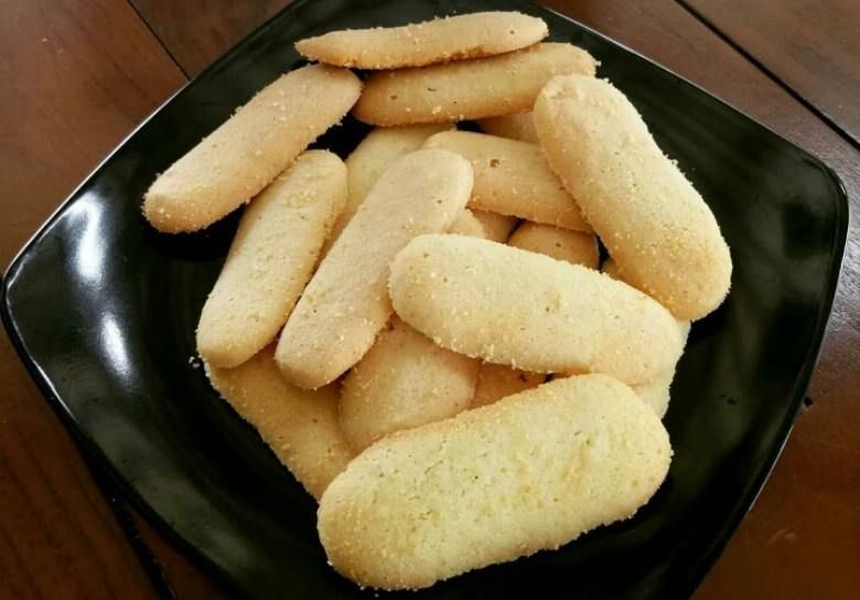 Kue lidah kucing (dok.tokopedia.com)