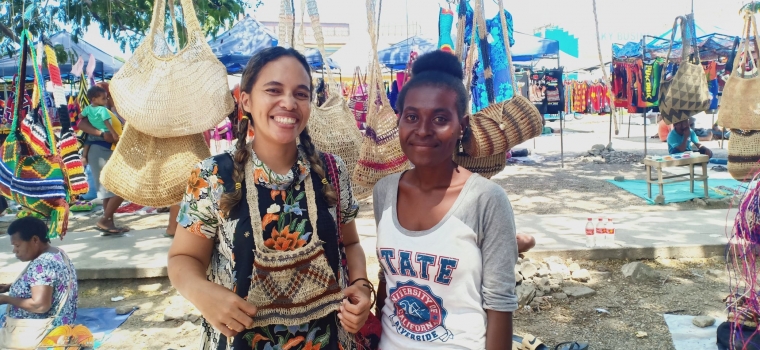 Bilum dari wilayah Sepik terkenal dengan warna polos dan dari serat tumbuhan. | Dokpri