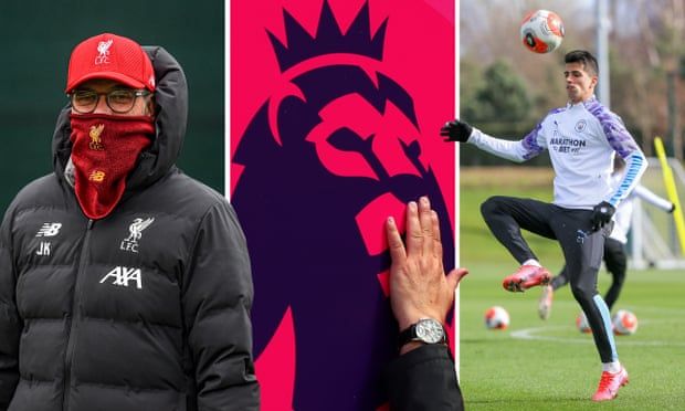 Sejumlah tim sudah mulai latihan, dan pelatih wajib memakain masker ketika menggelar latihan. | foto: The Guardian