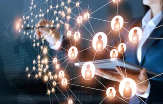Kuota internet yang mencukupi untuk melakukan ritual mudik online (Sumber: shuterstock)