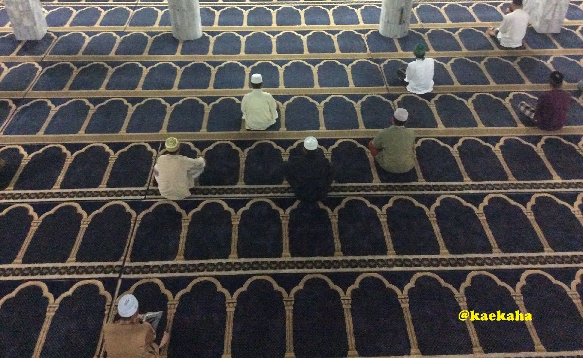 Suasana Sholat Subuh | @kaekaha