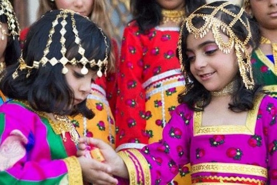 Anak-anak di Kuwait melaksanakan tradisi Qarqia'an. Sumber Kompas.com