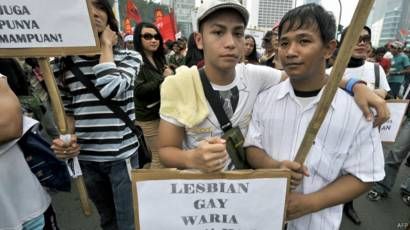 LGBT di Indonesia / https://www.bbc.com/indonesia/berita_indonesia/2016/03/160316_indonesia_lgbt_psikiatri_indonesia 