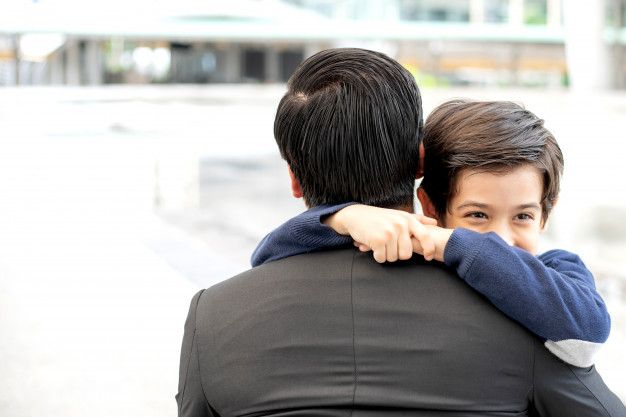 Orangtua jangan gengsi minta maaf duluan sama anak. Sumber freepik.com