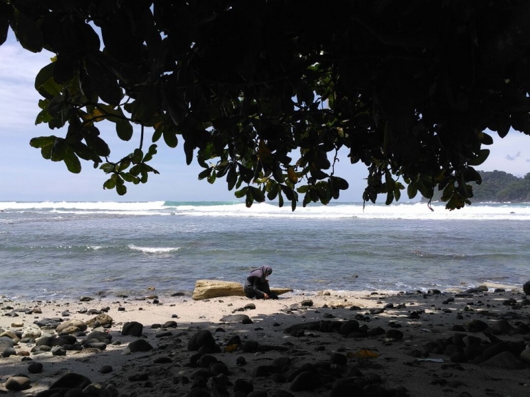 Potret Pantai Kalipat Nusakambangan dengan pasir putihnya, sumber: dokumentasi pribadi